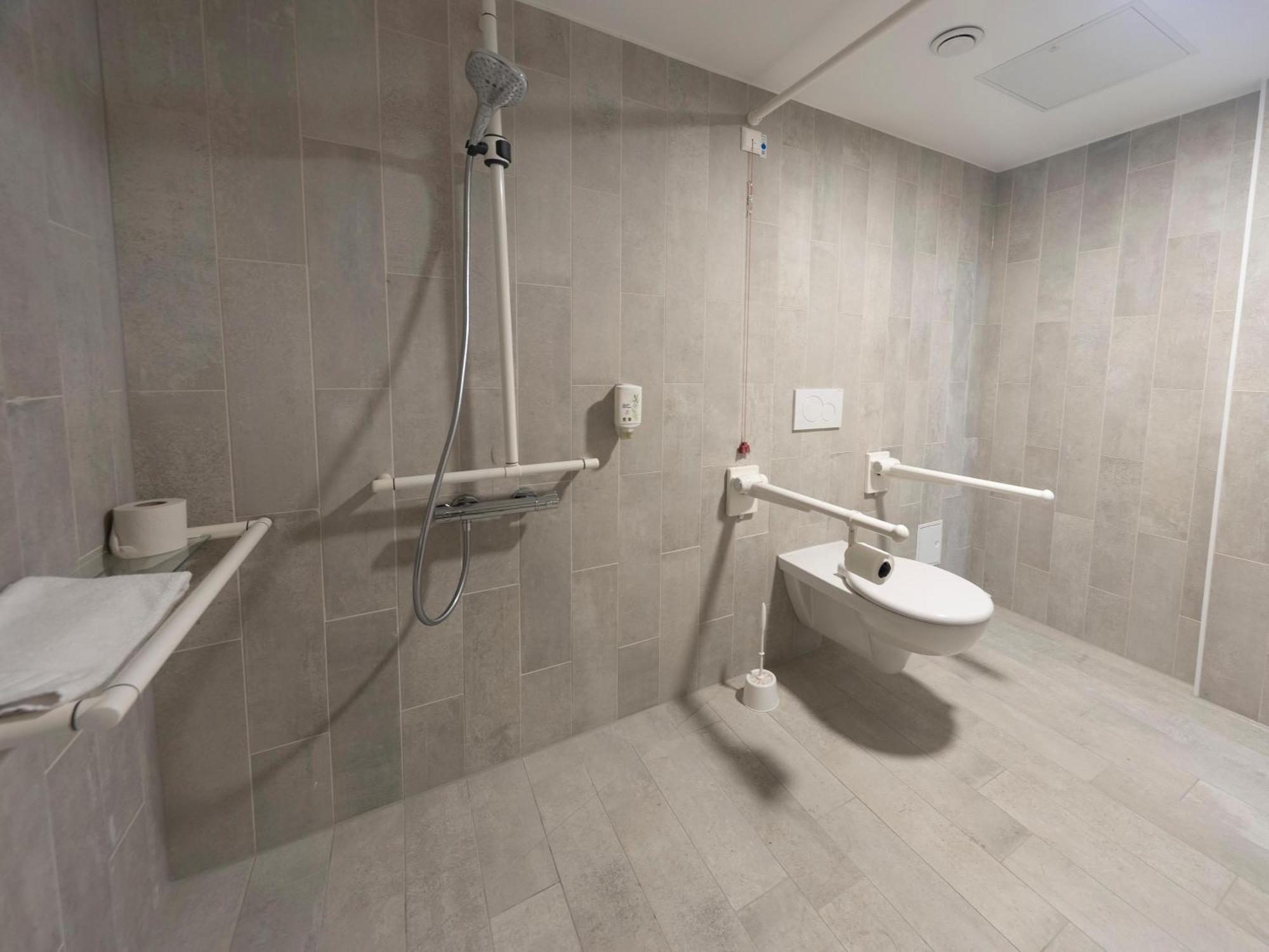 B&B Hotel Гера Экстерьер фото