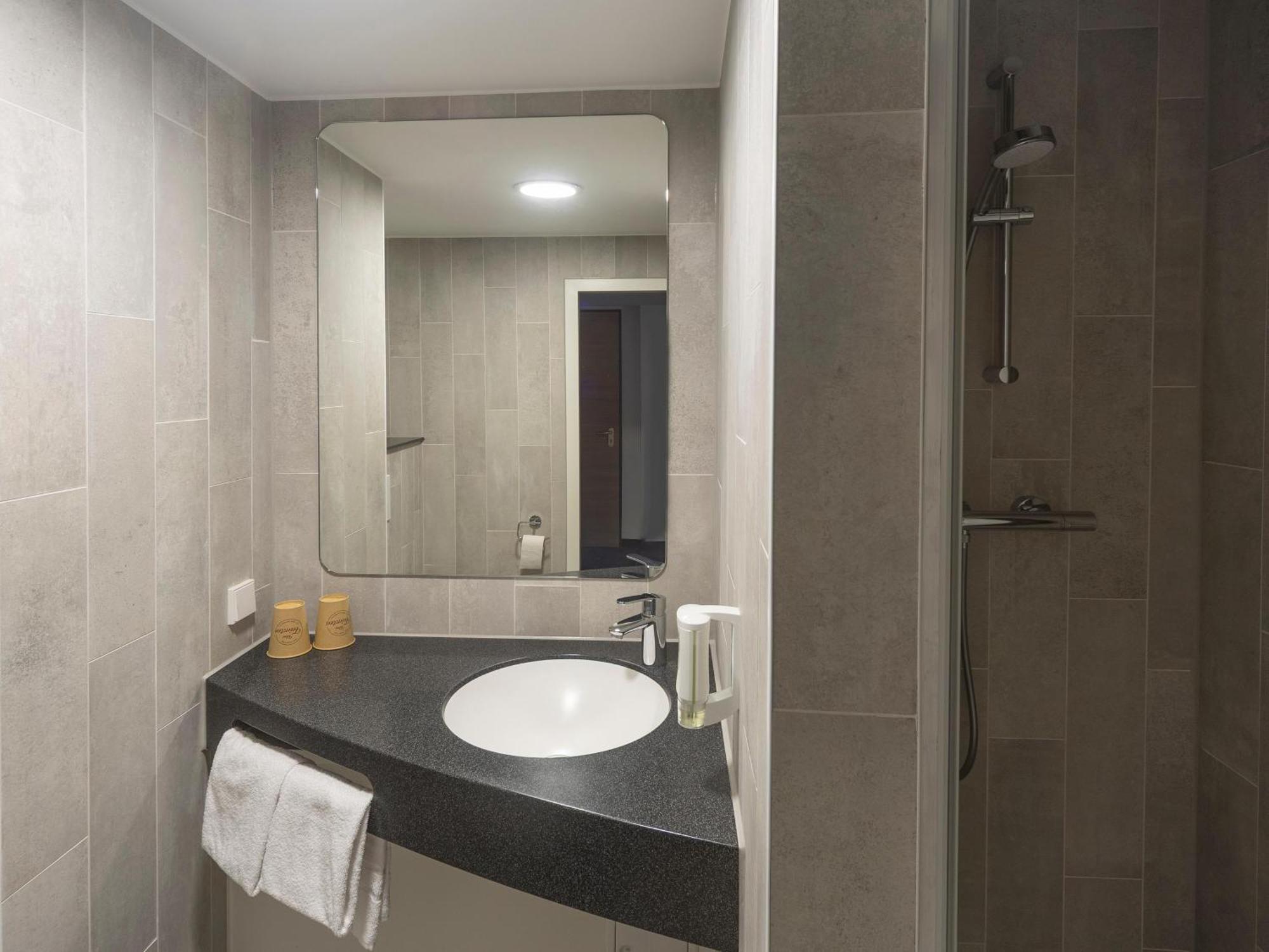 B&B Hotel Гера Экстерьер фото