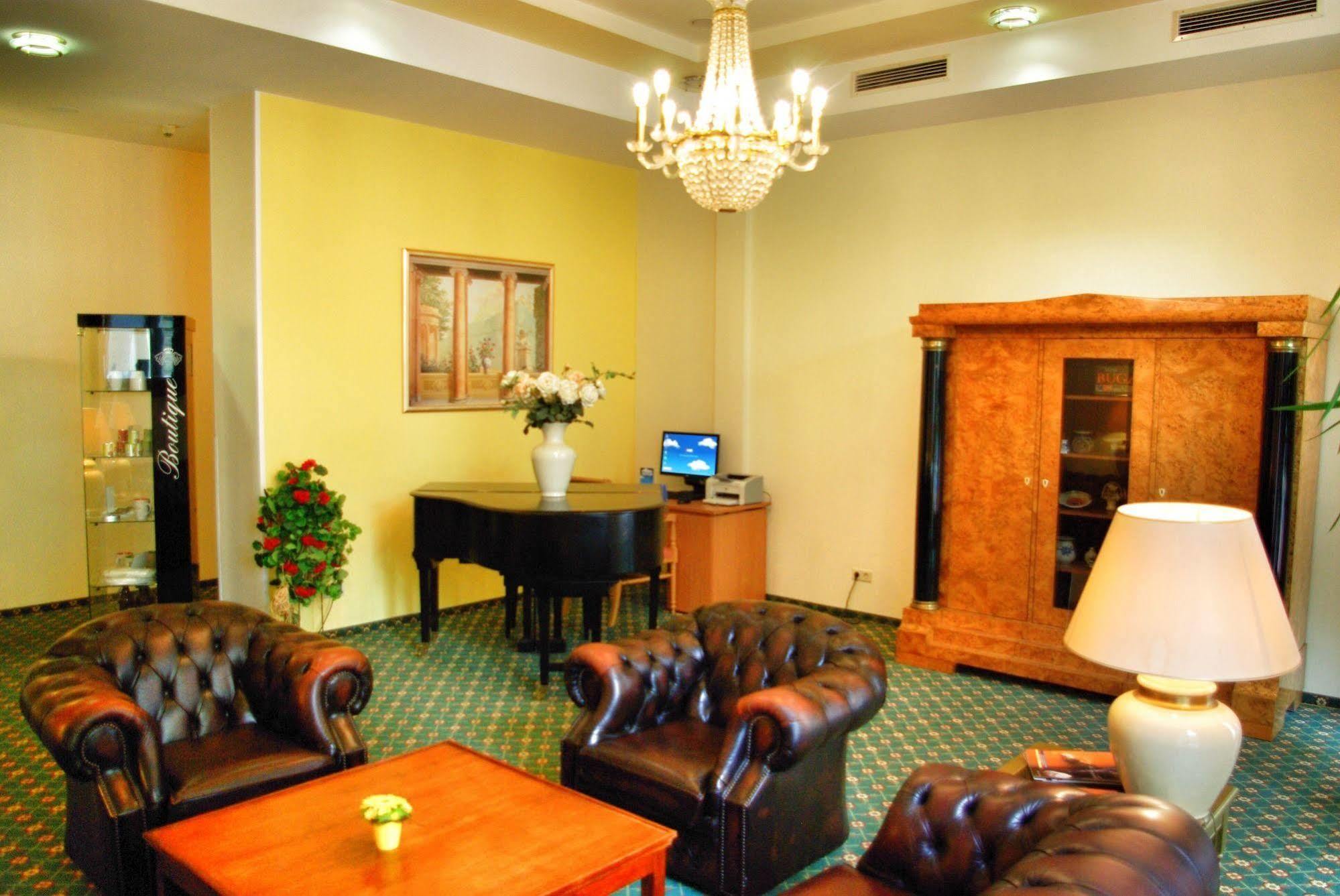 B&B Hotel Гера Экстерьер фото