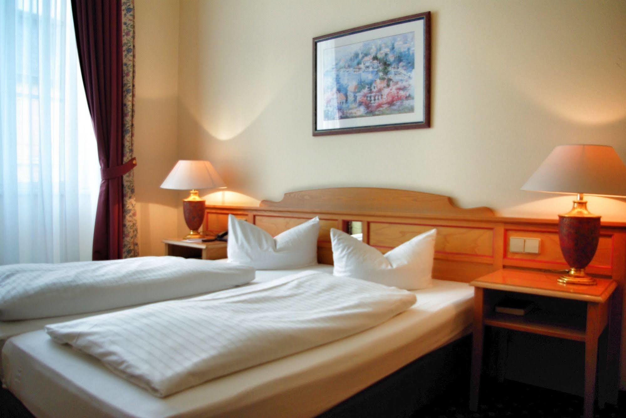 B&B Hotel Гера Экстерьер фото