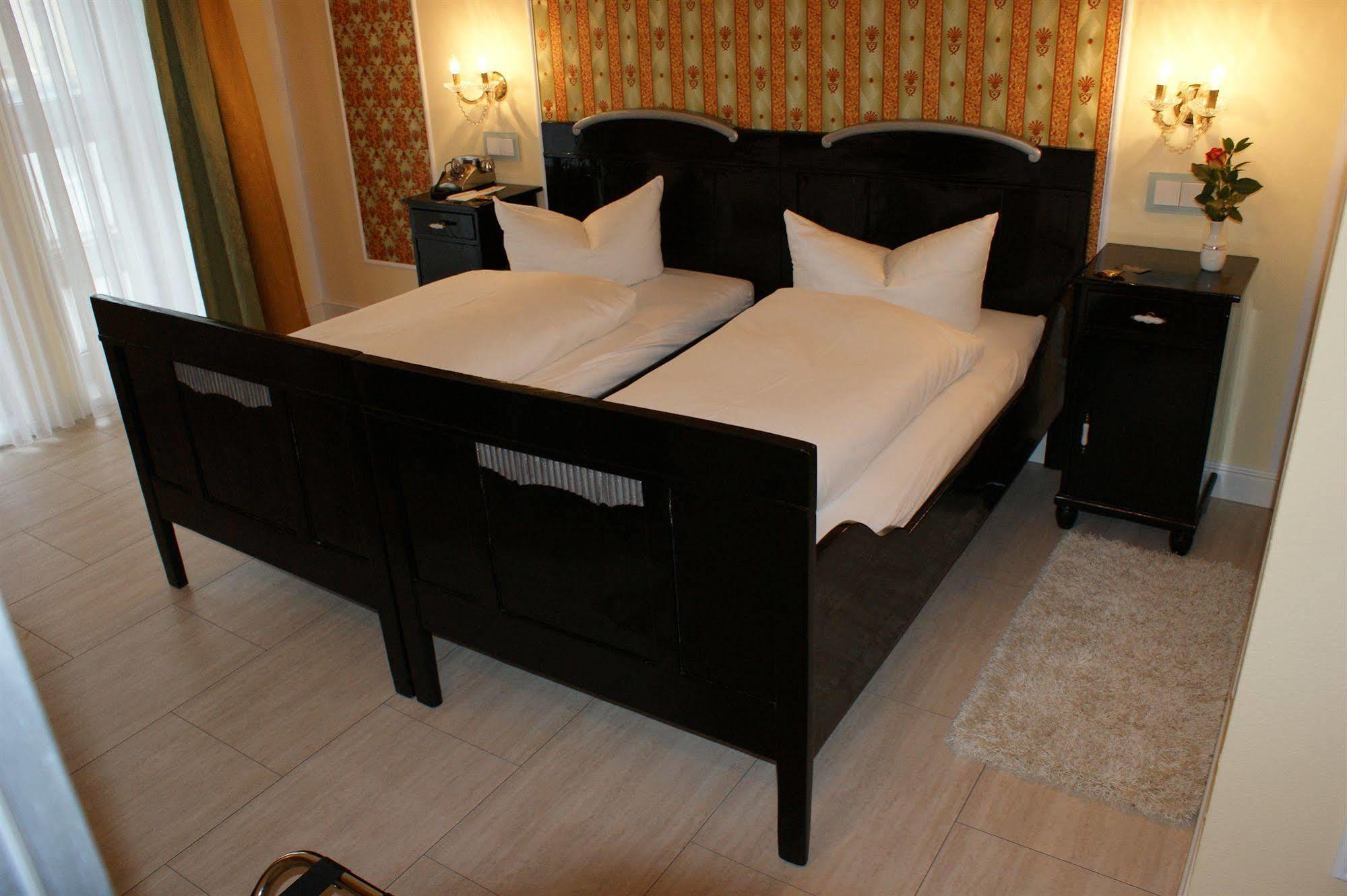 B&B Hotel Гера Экстерьер фото