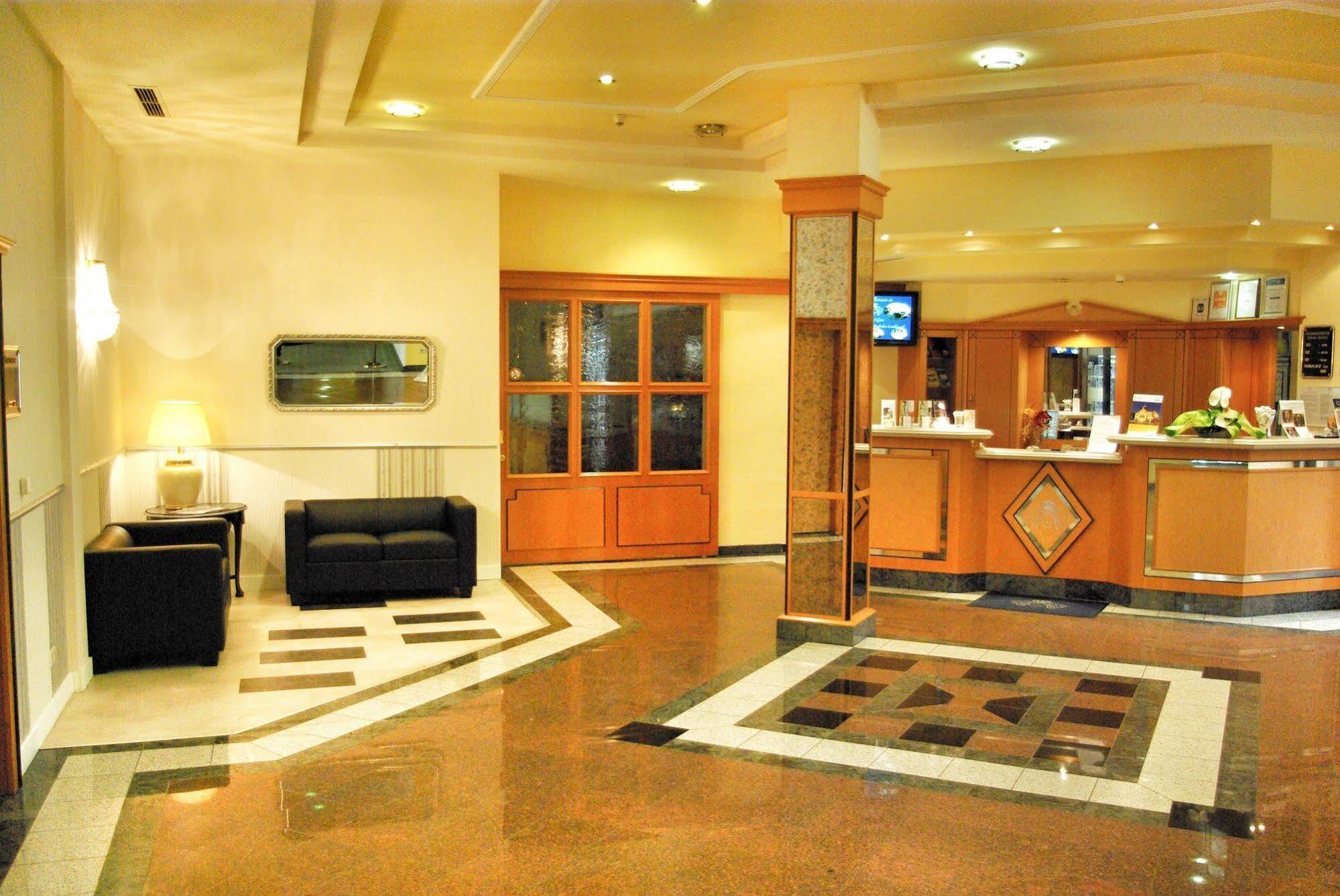 B&B Hotel Гера Экстерьер фото